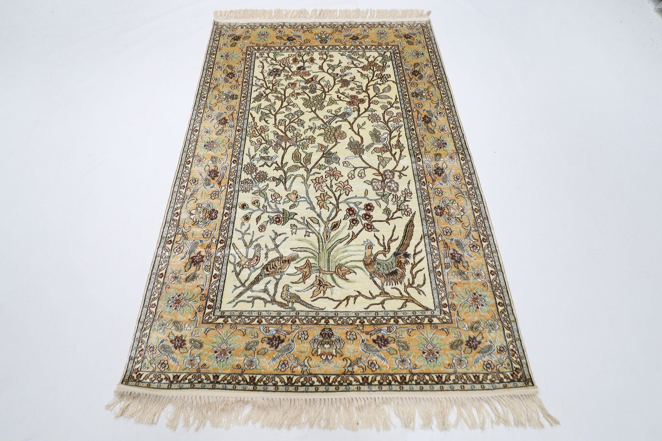 Birds - 125 x 197 cm (4.1 x 6.6 ft) Silk Handmade Area Rug