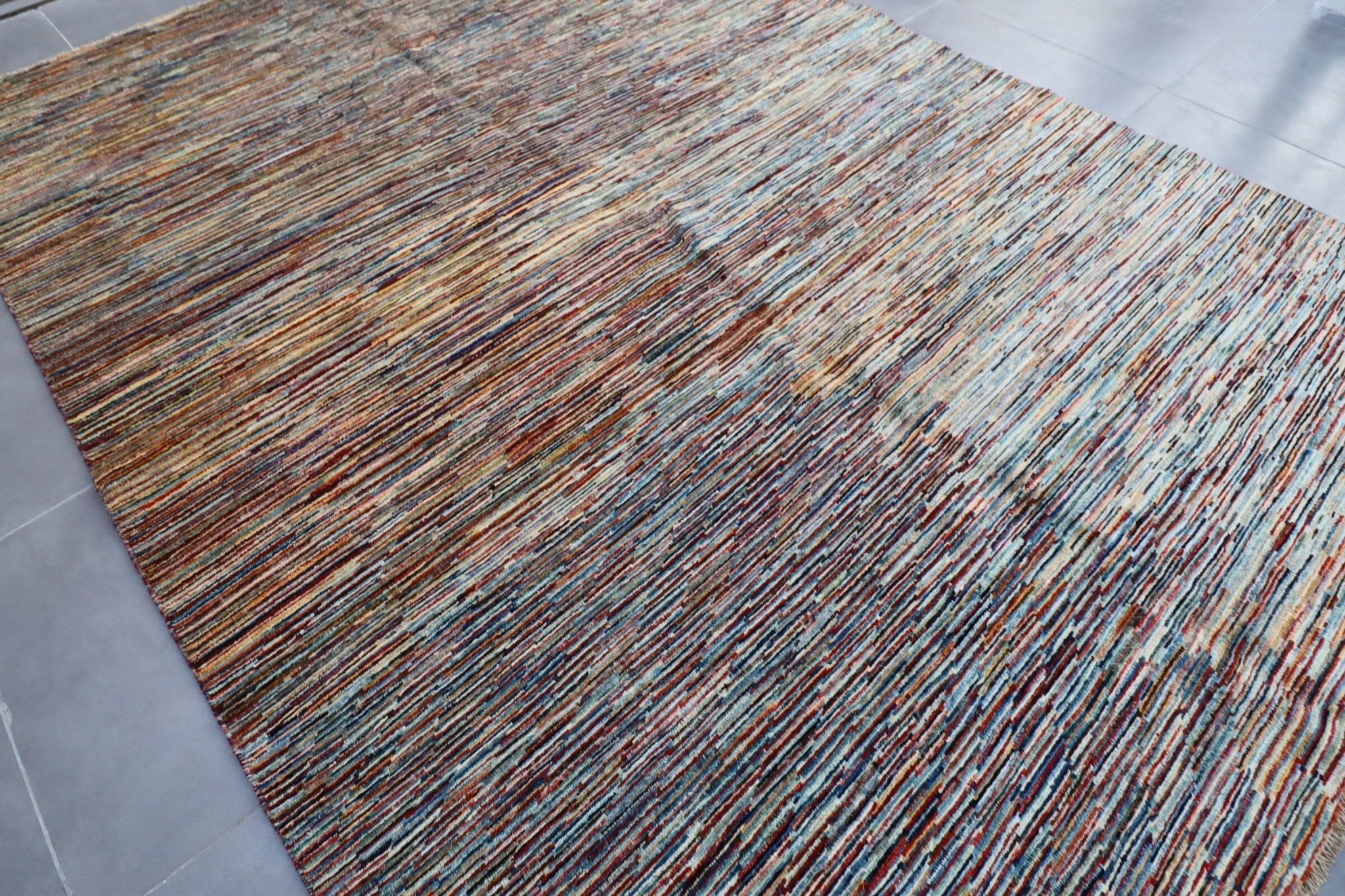 Exquisite Handcrafted - 197x285 cm