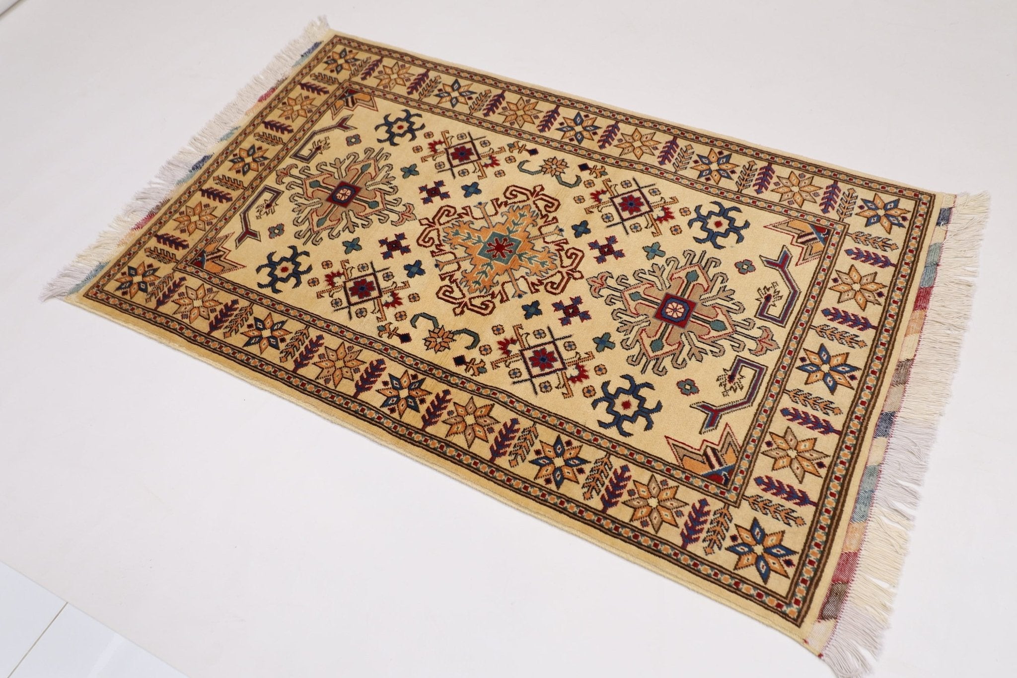 Exquisite Turkmen - 102 x 164 cm