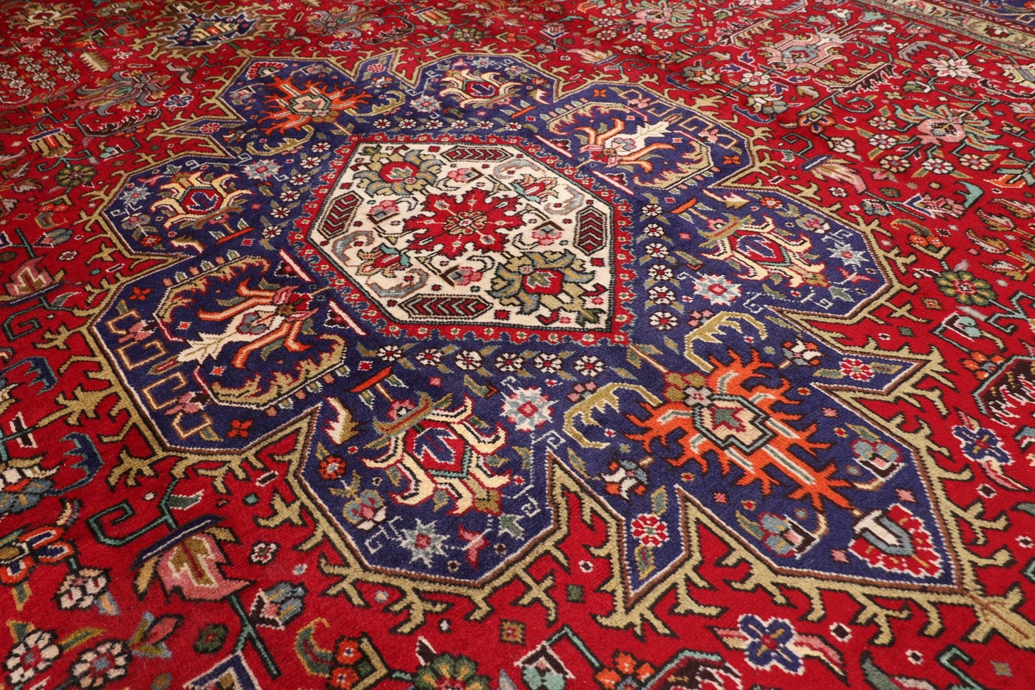 Heriz - 295 x 401 cm Hand-Knotted Afghan Rug