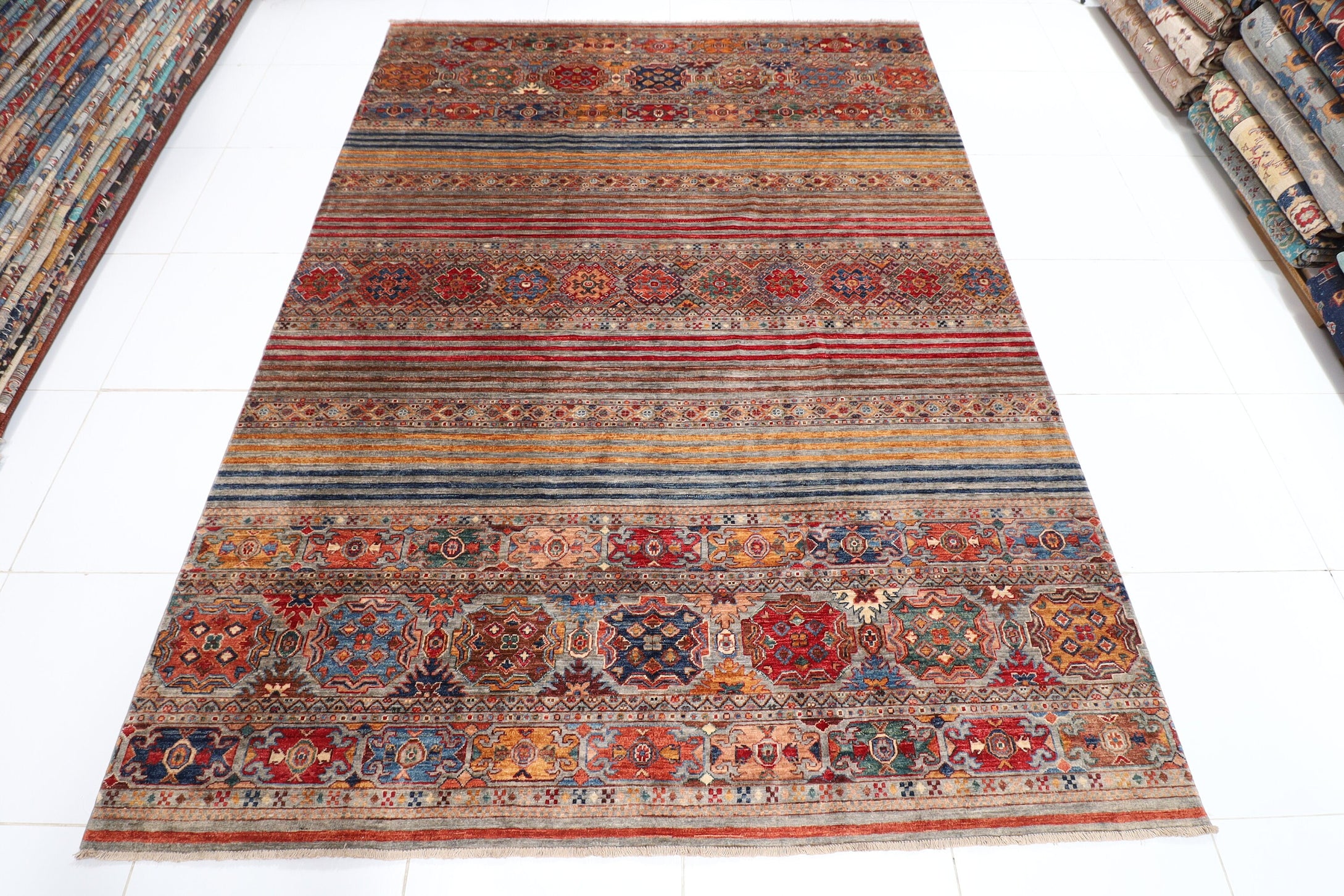 Tribal Area Rug - 253x342 cm