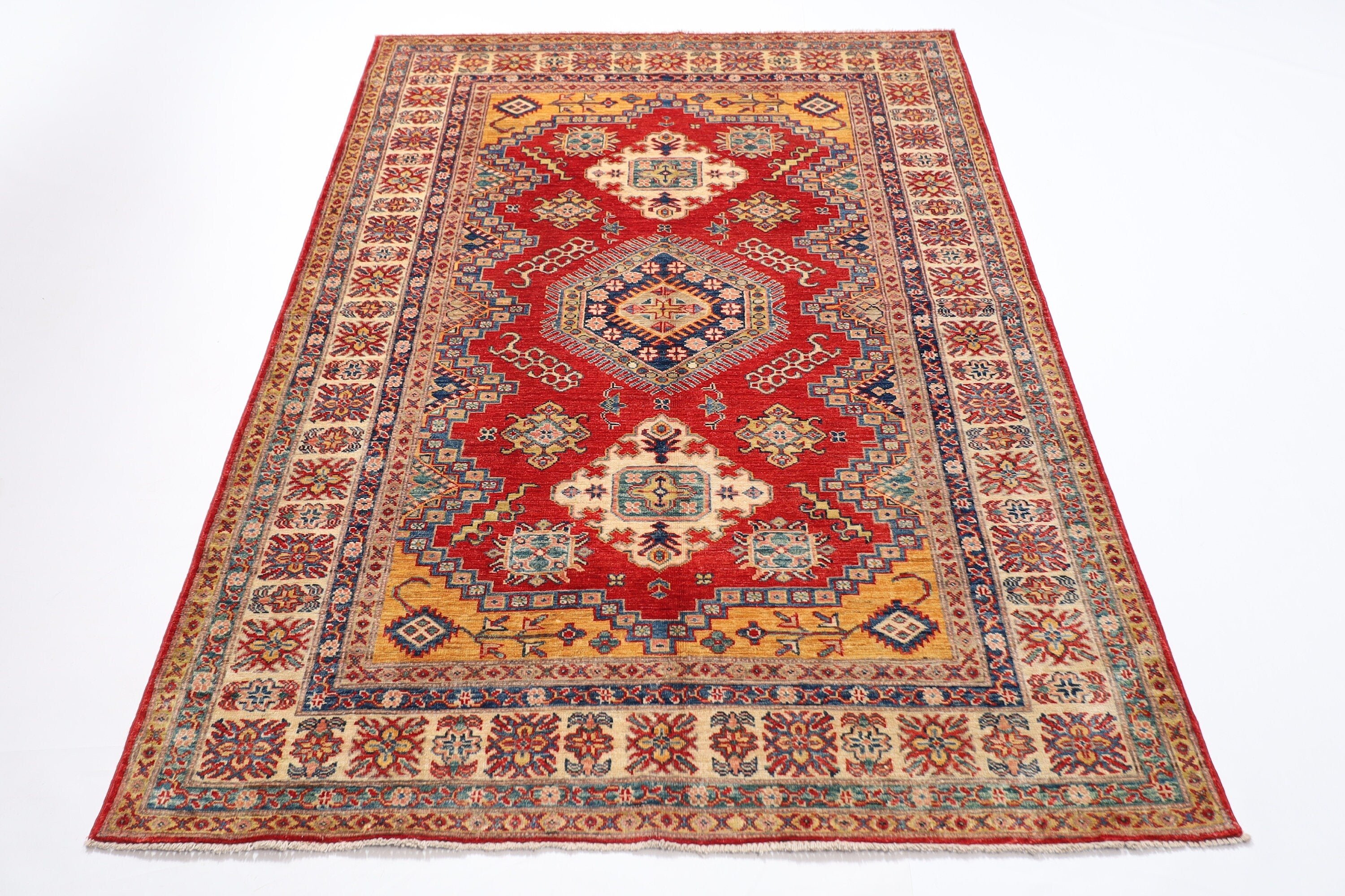 Vibrant Turkmen - 147x202 cm