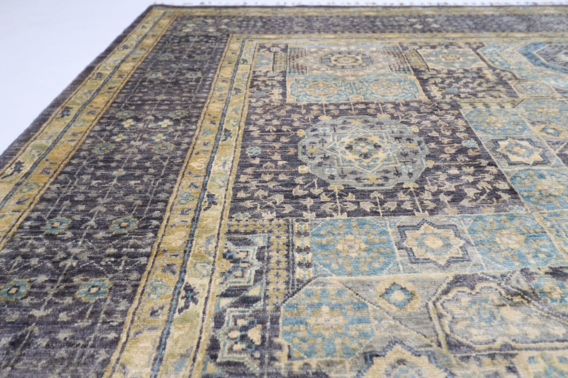 Turkmen Treasure - 250 x 294 cm