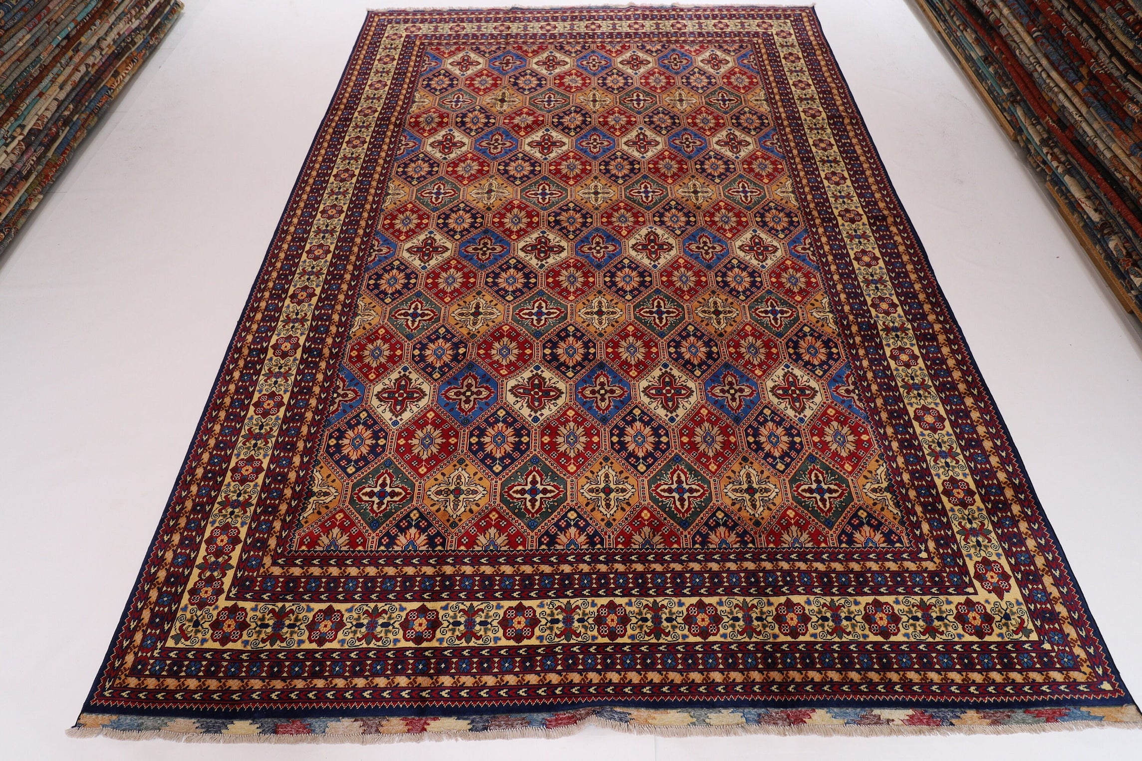 Tribal Rug - 250 x 361 cm (8.3 x 11.11 ft)