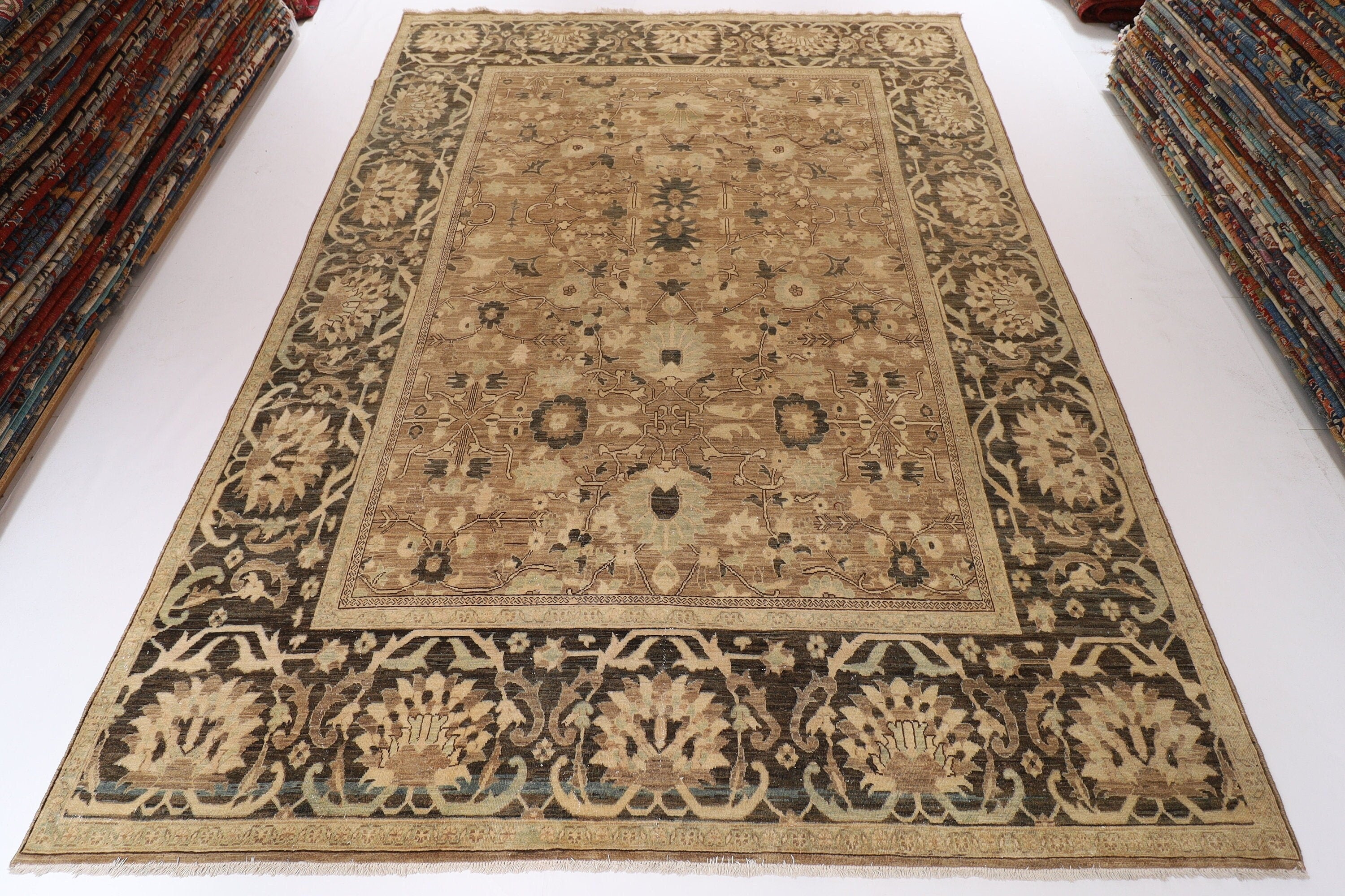 Turkmen Handmade Rug - 294x397 cm, 9.7x13 ft