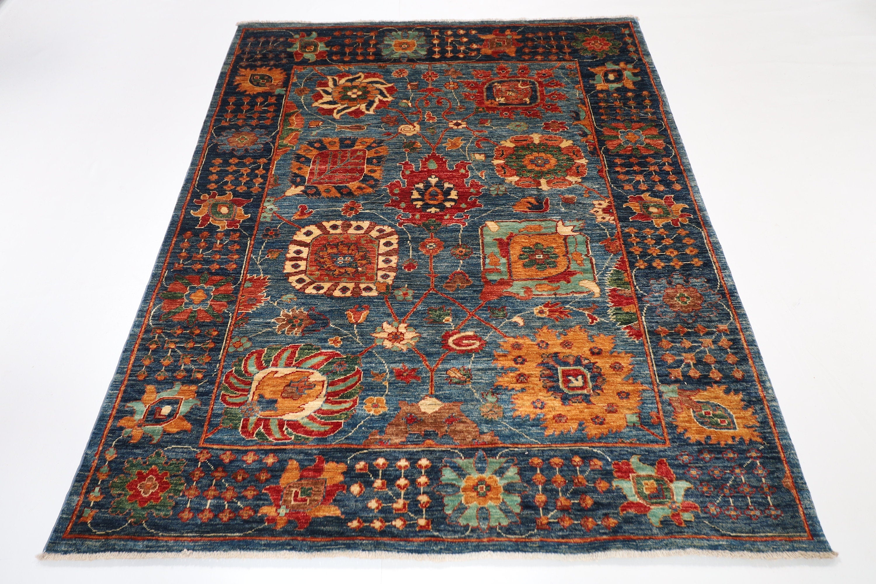 Turkmen - 152 x 195 cm (5 x 6.5 ft) Hand Knotted Wool Rug