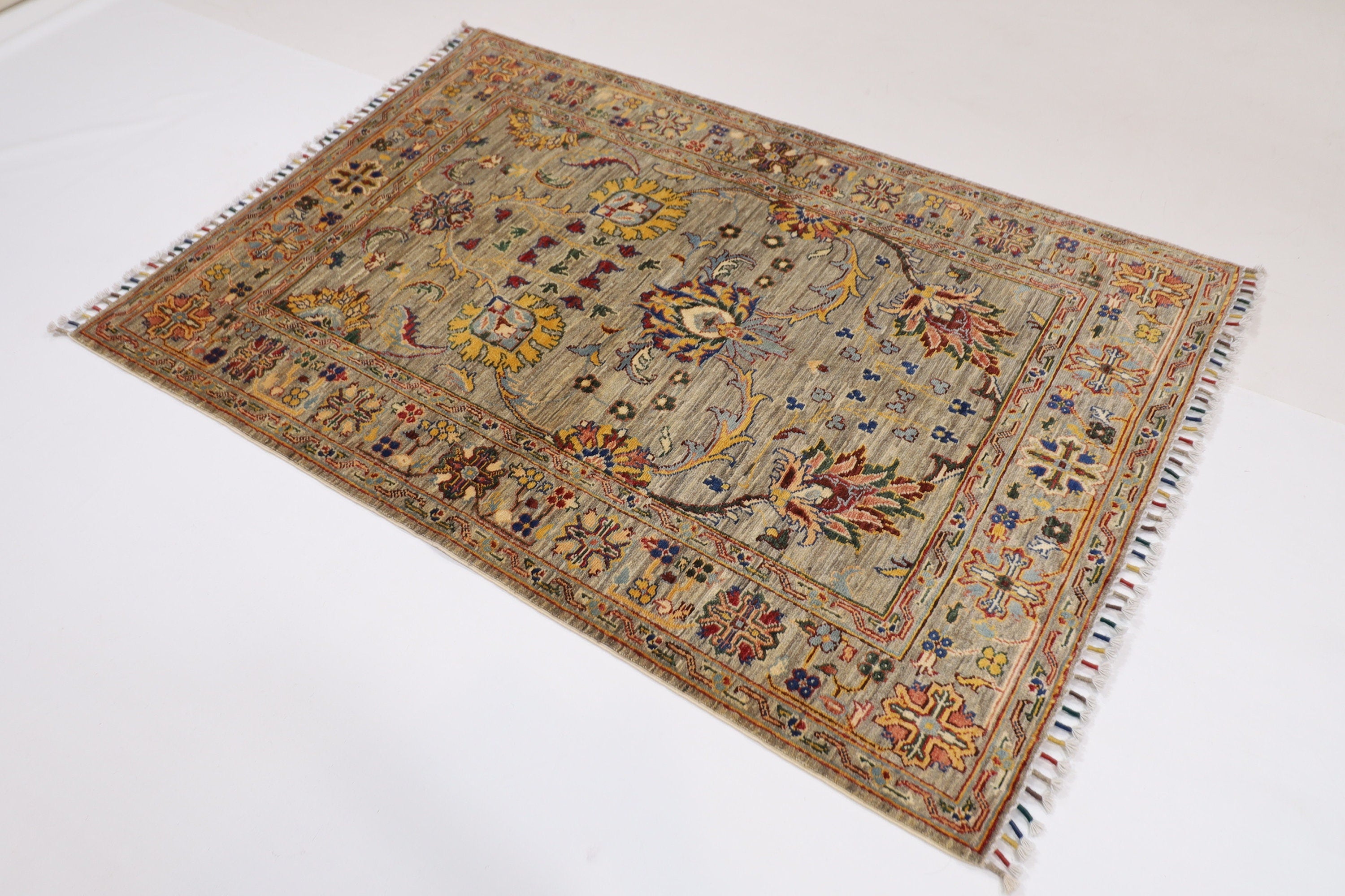 Turkmen Tribal Rug - 126 x 180 cm (4'2 x 5'11 ft)