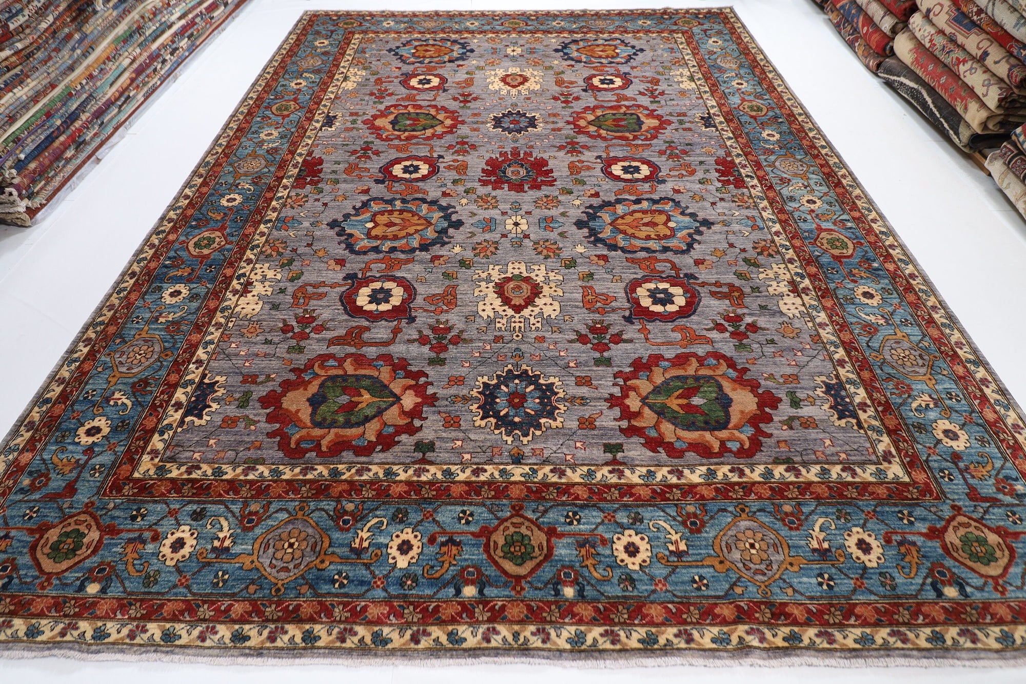 Turkmen Rug - 305 x 426 cm, 10 x 14 ft