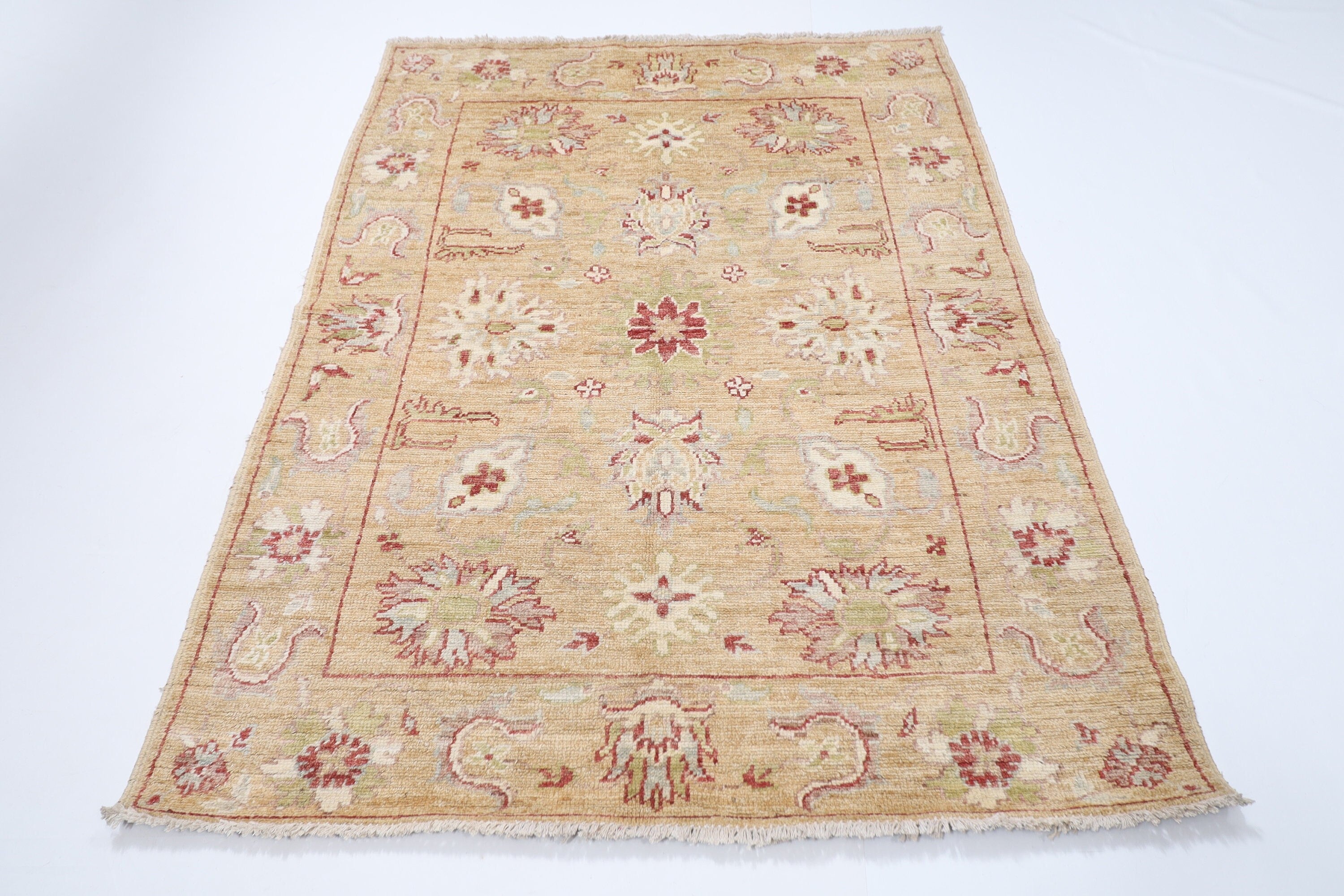 Turkmen Treasure - 141 x 185 cm