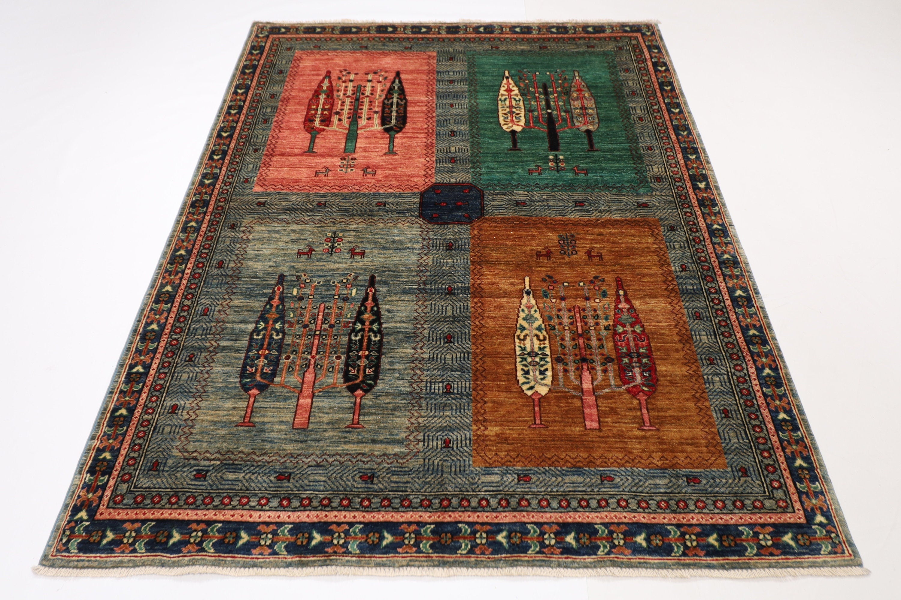 Turkmen - 154 x 205 cm (5.1 x 6.9 ft)