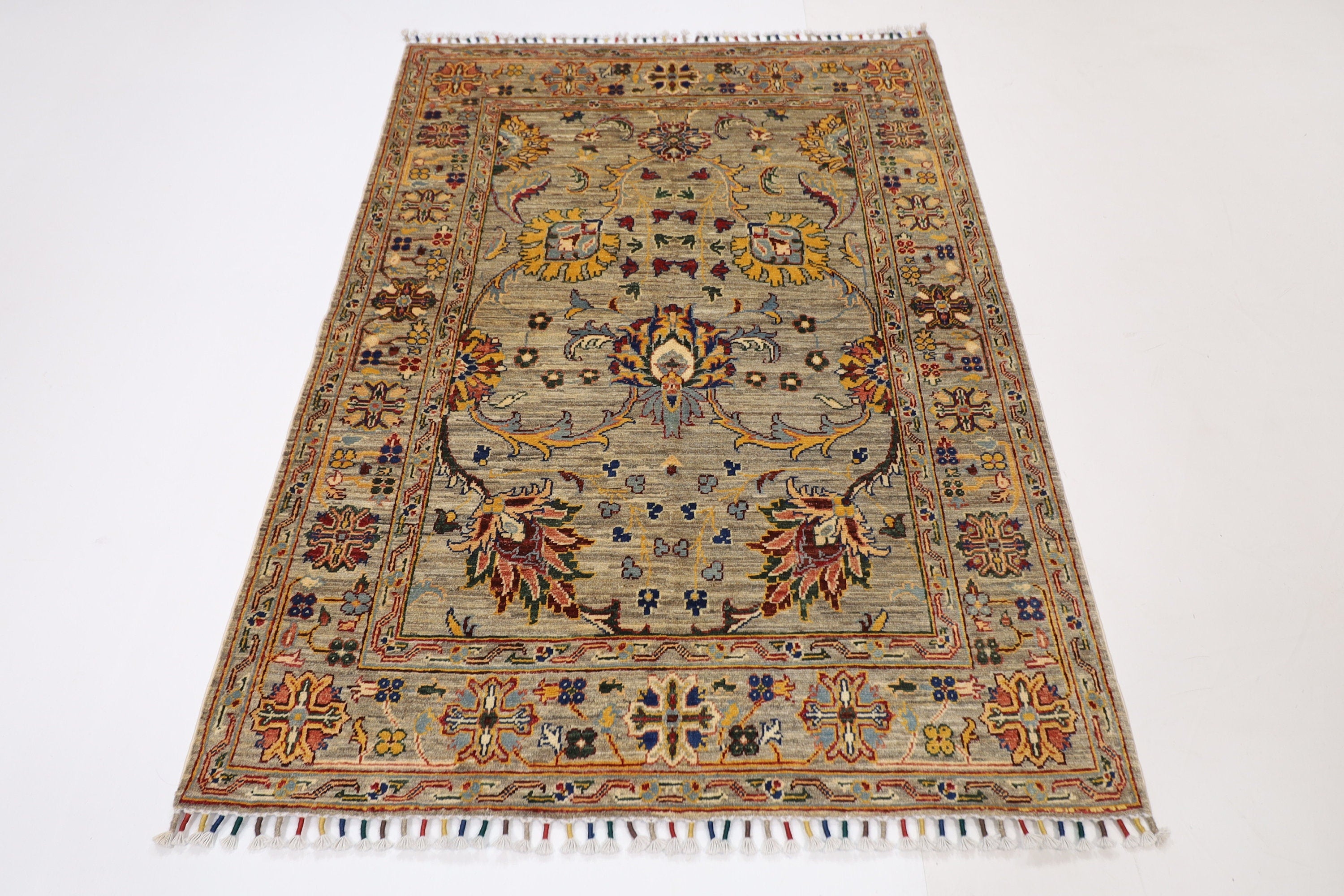 Turkmen Tribal Rug - 126 x 180 cm (4'2 x 5'11 ft)