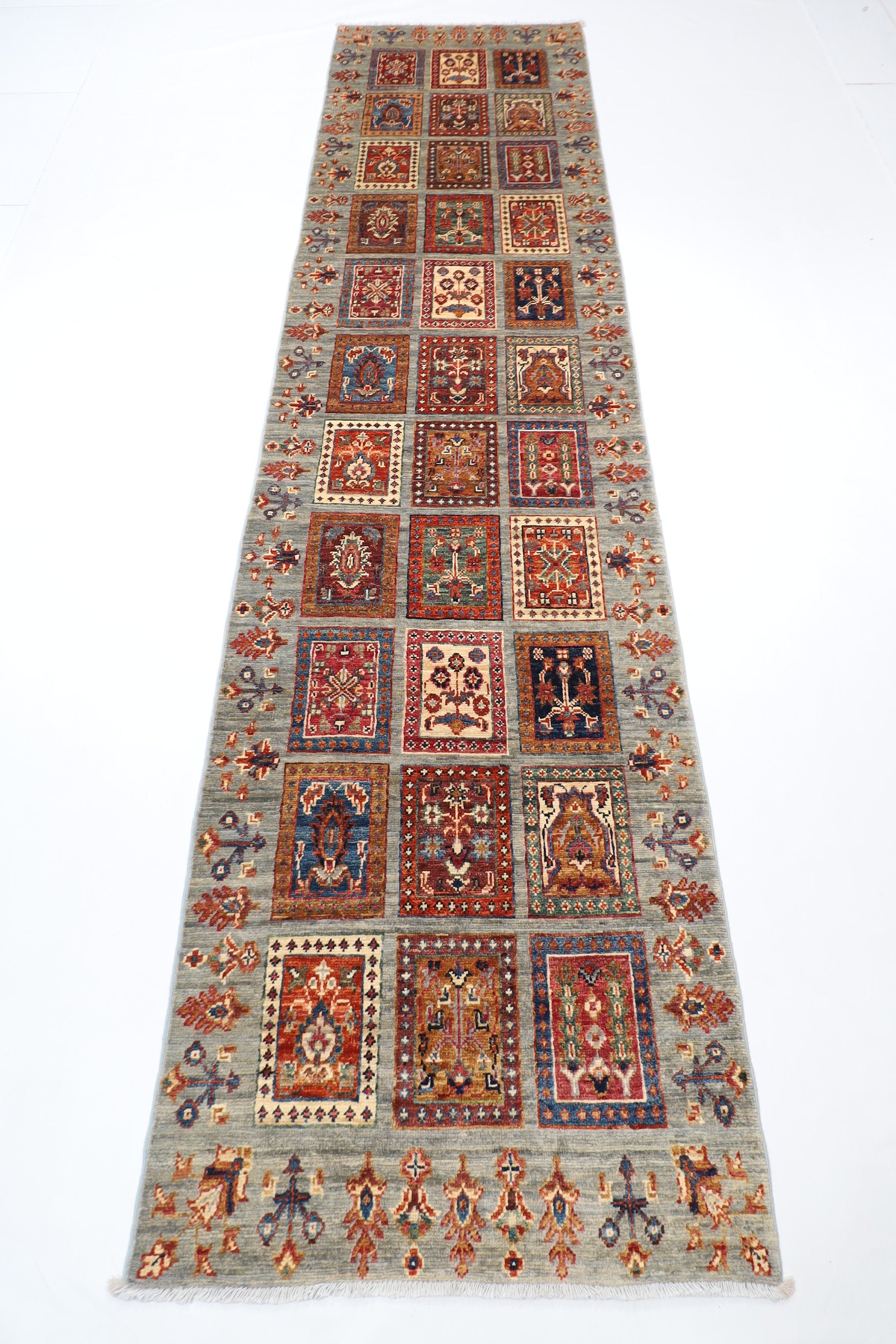 Persian - 81 x 332 cm (2.8 x 10.11 ft) Hand-Knotted Runner for Hallways and Living Rooms