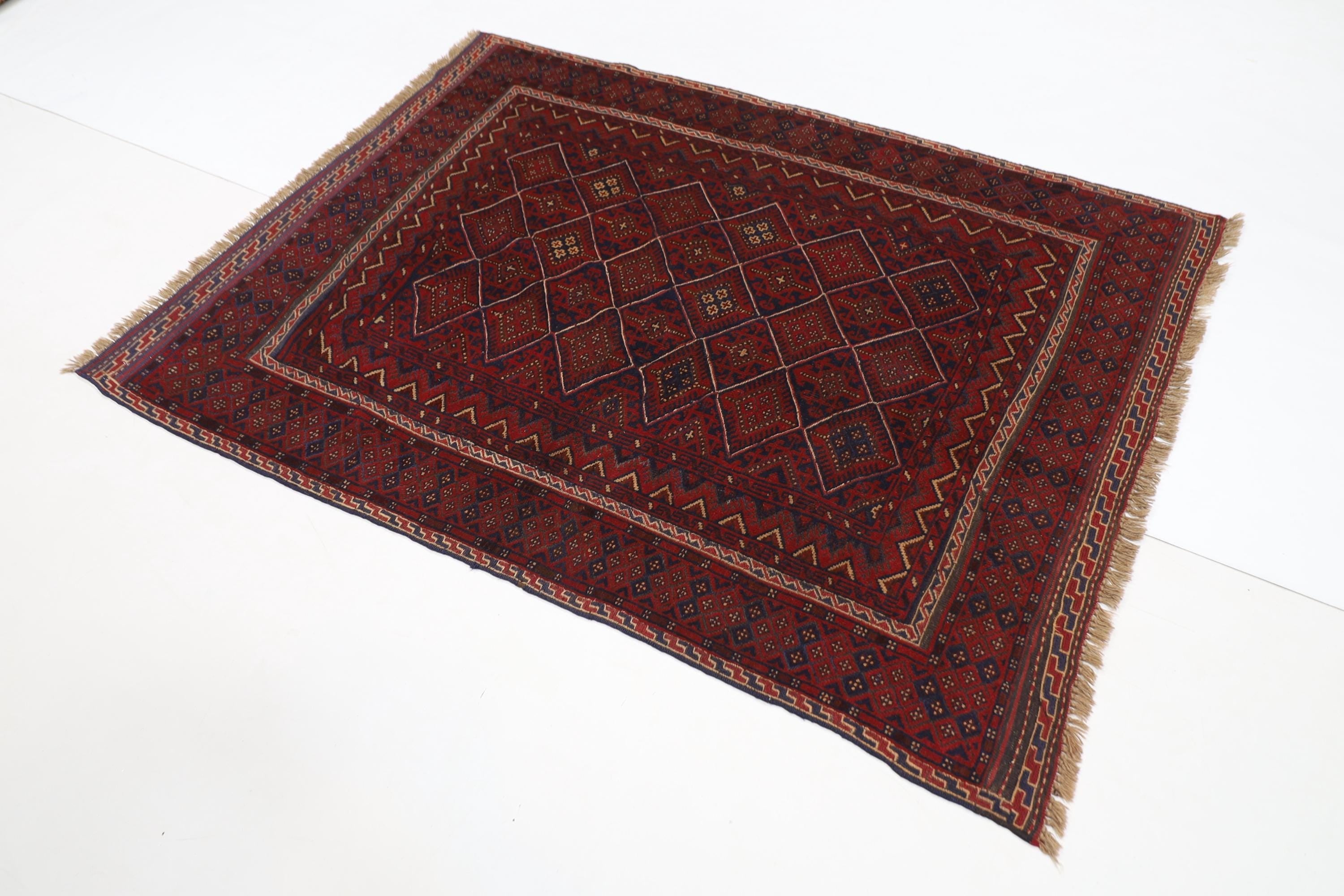 Turkmen Charm - 138 x 183 cm