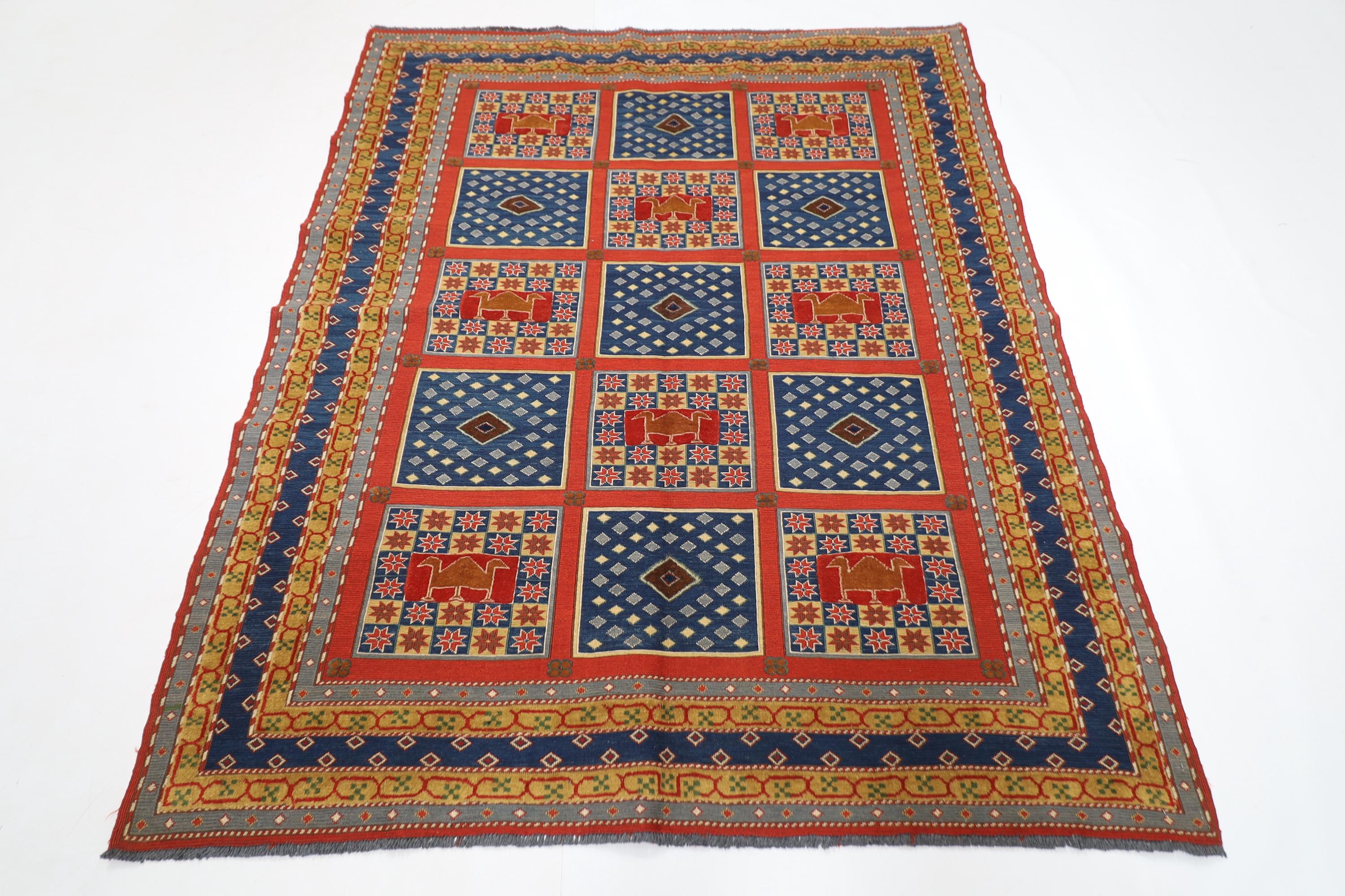 Vibrant Kilim - 154 x 190 cm