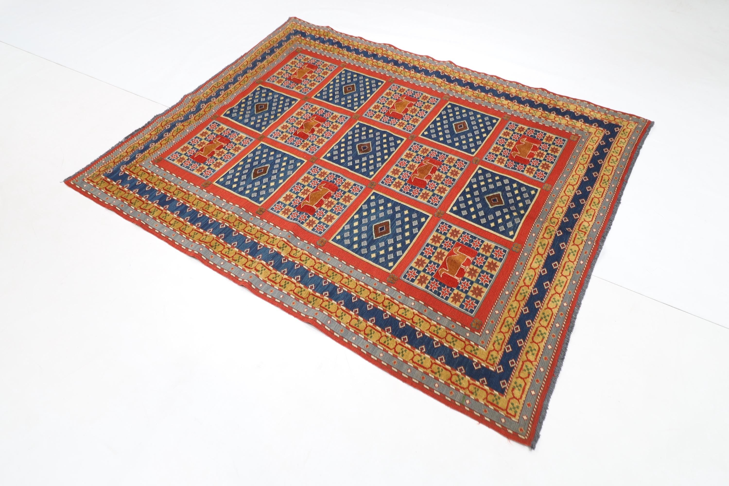 Vibrant Kilim - 154 x 190 cm