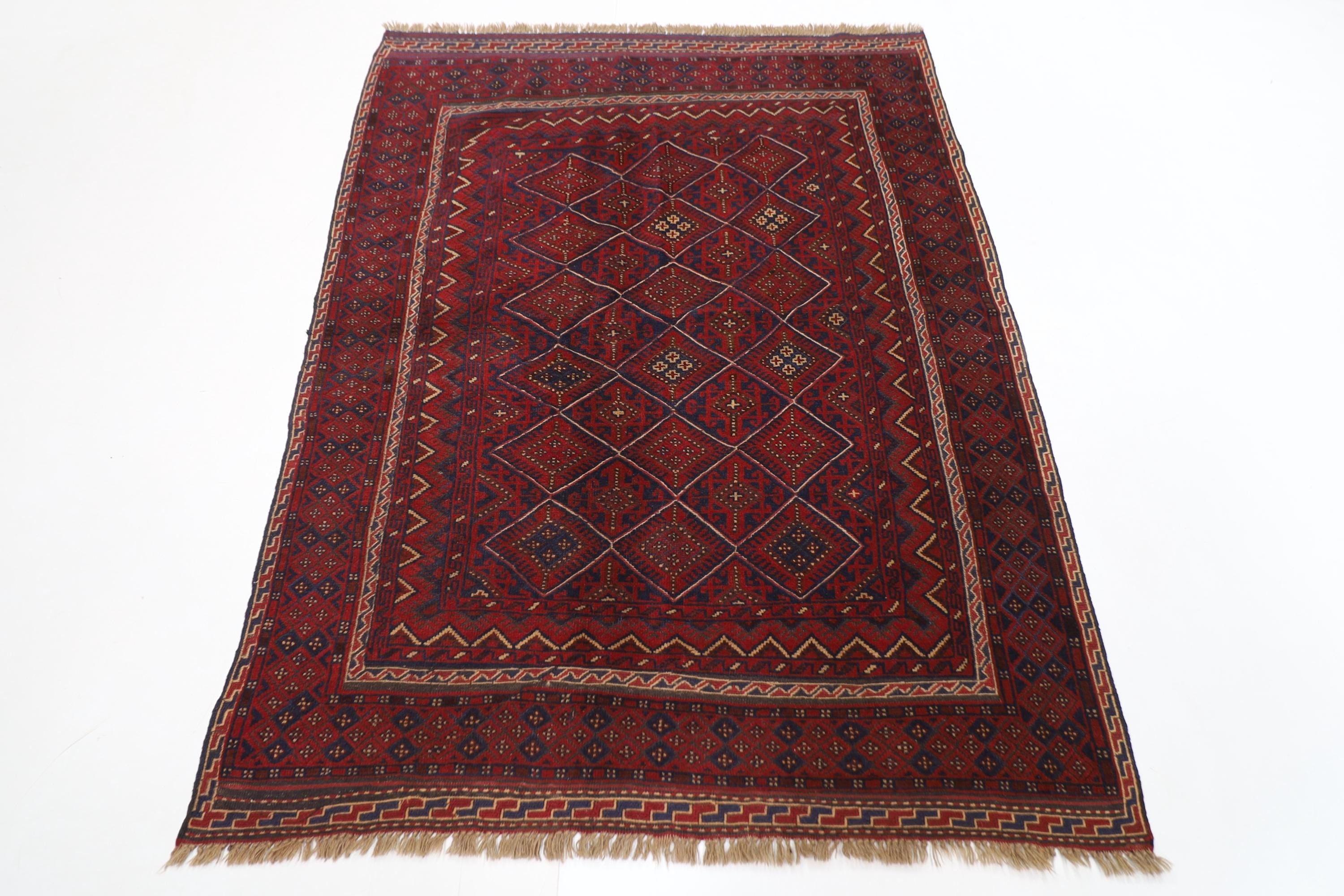 Turkmen Charm - 138 x 183 cm