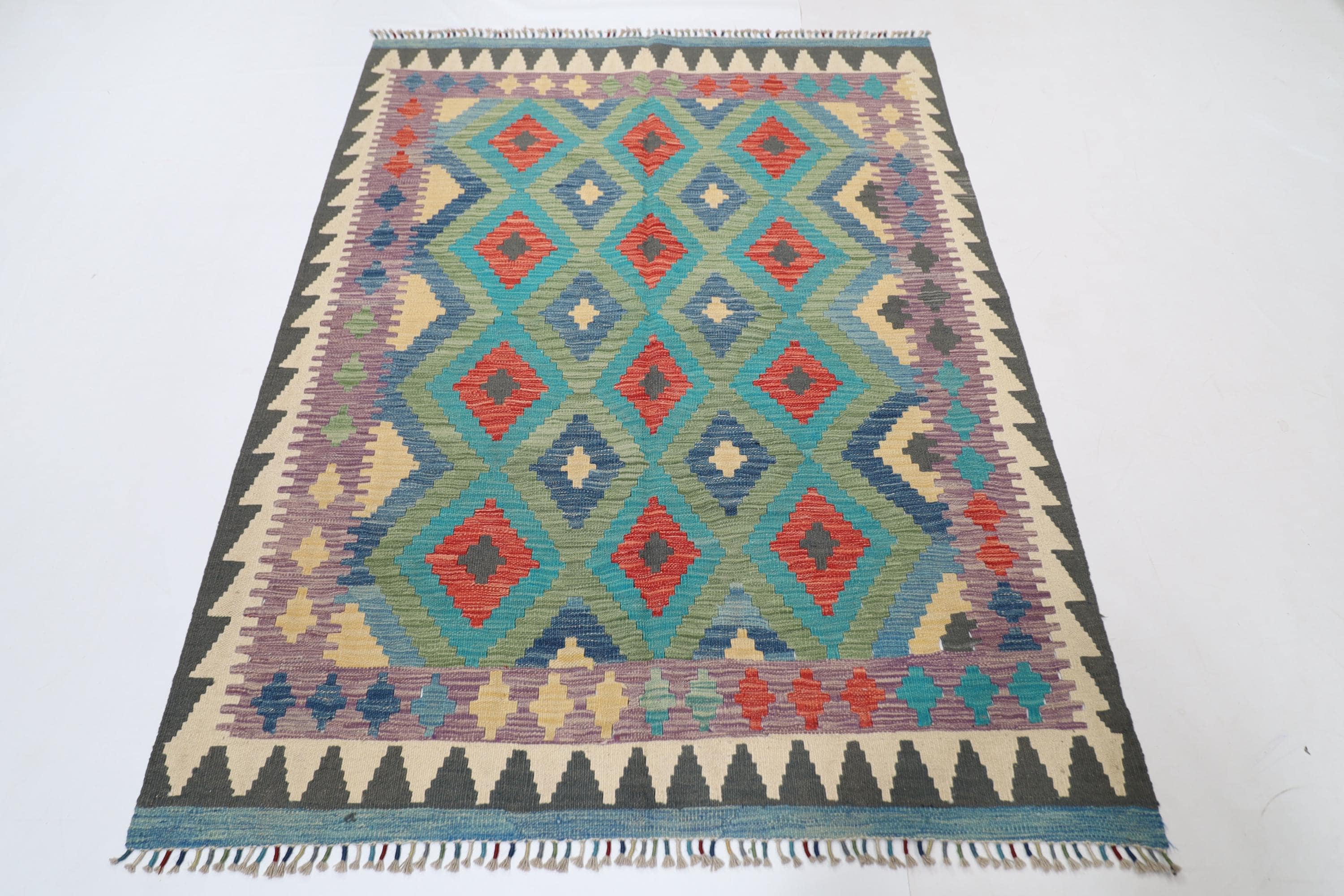 Vibrant Kilim - 151 x 199 cm