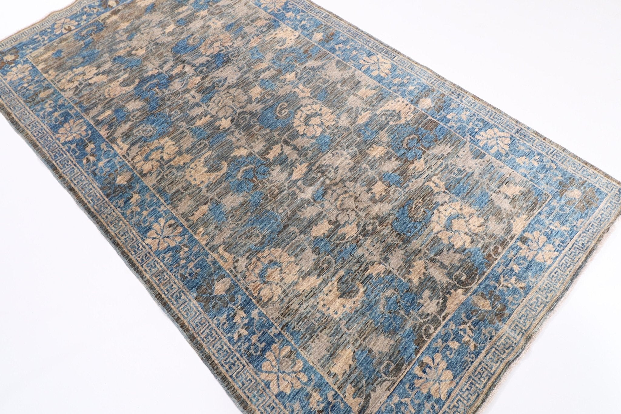 Kazak - 136x242 cm (4'6"x7'11") | Ideal for Living Room, Dining Room, and Kitchen