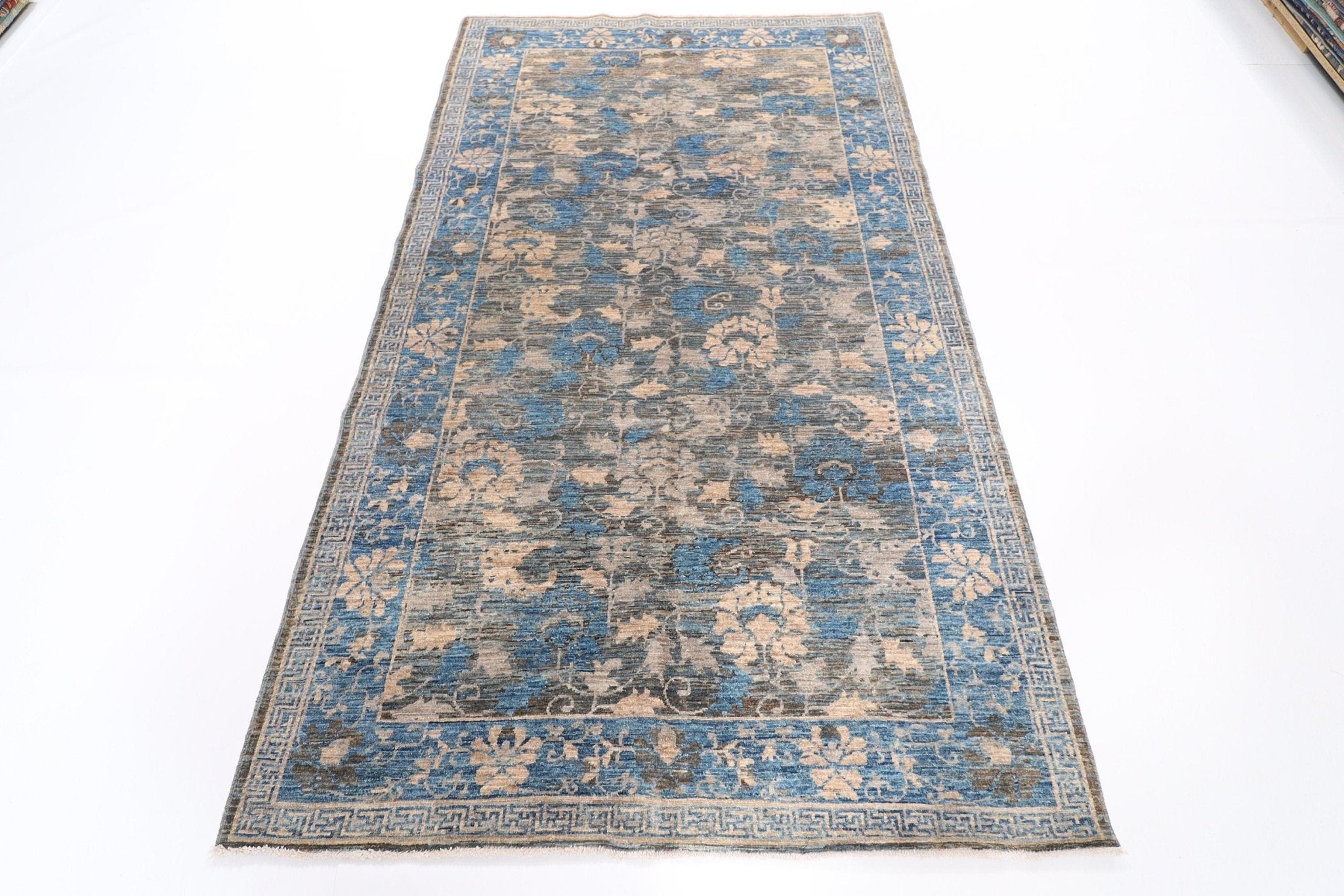 Kazak - 136x242 cm (4'6"x7'11") | Ideal for Living Room, Dining Room, and Kitchen