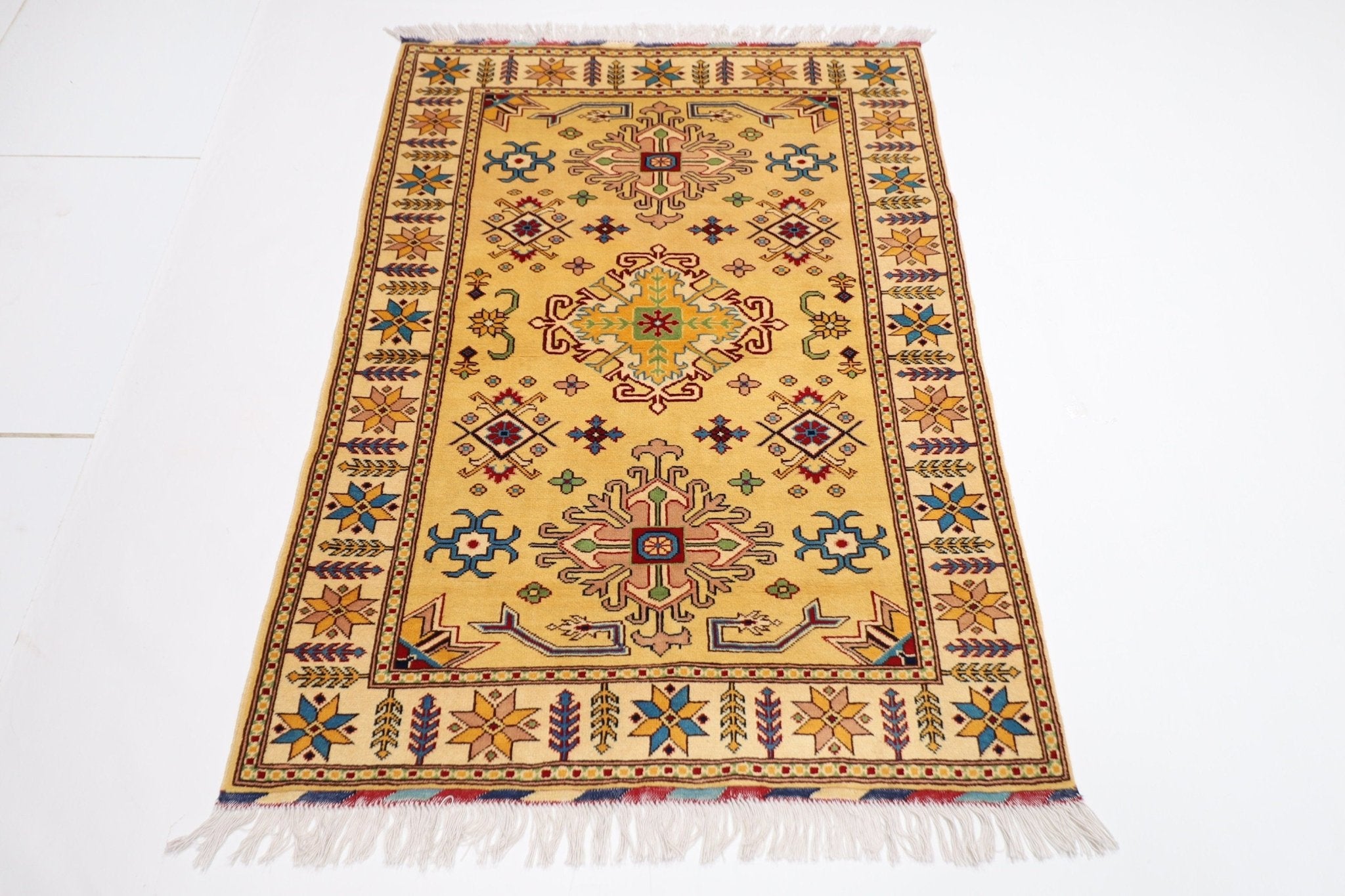 Kazak Area Rug - 3'4" x 4'11" (101 x 149 cm)