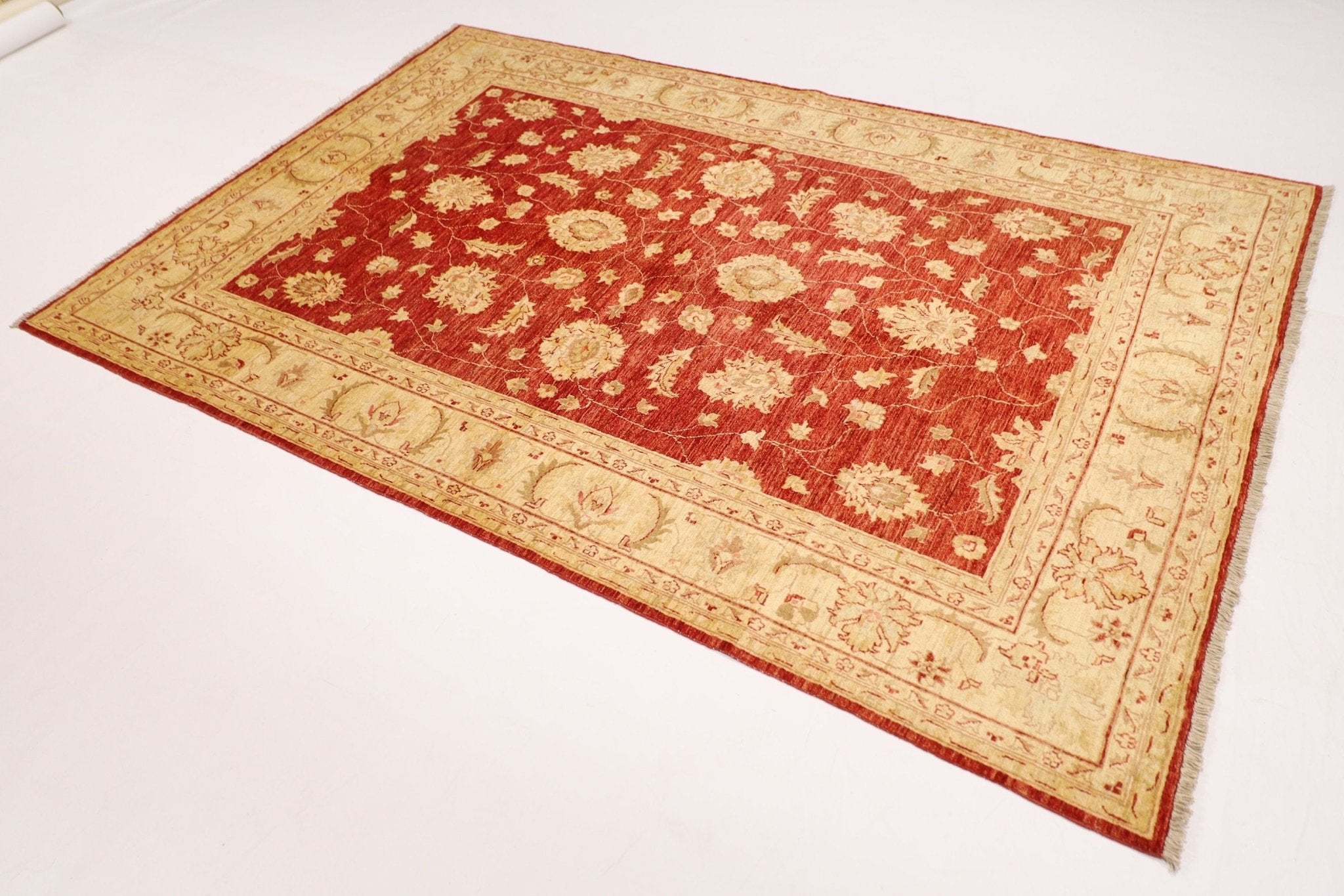 Kazak Hand Knotted Rug - 5'8" x 8'5" (172 x 255 cm)