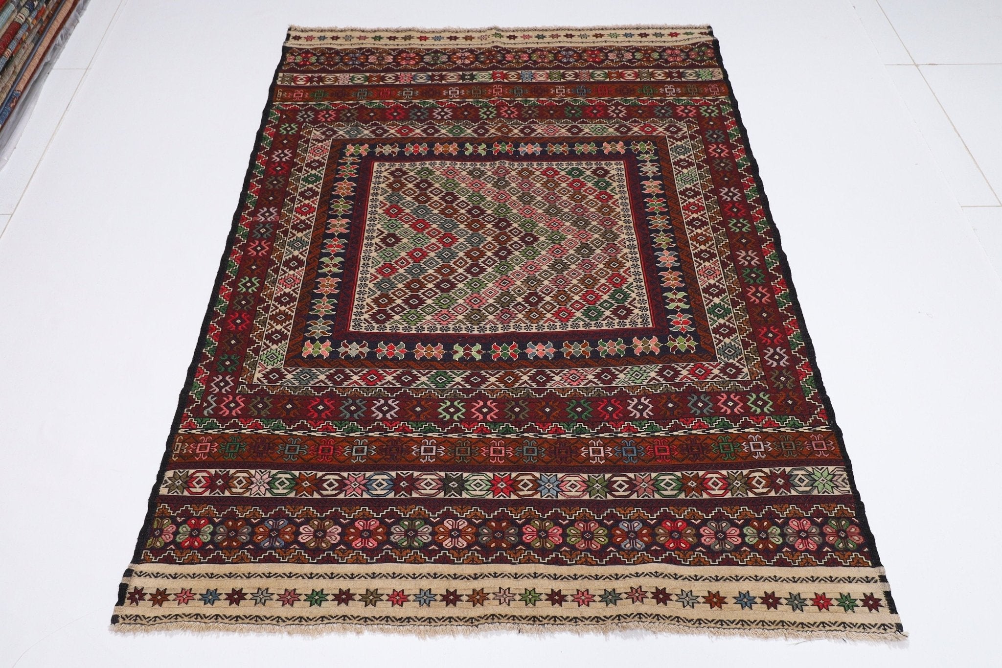 Kilim Rug - 130x188 cm (4.3x5.10 ft) - Handmade Afghan Wool Design