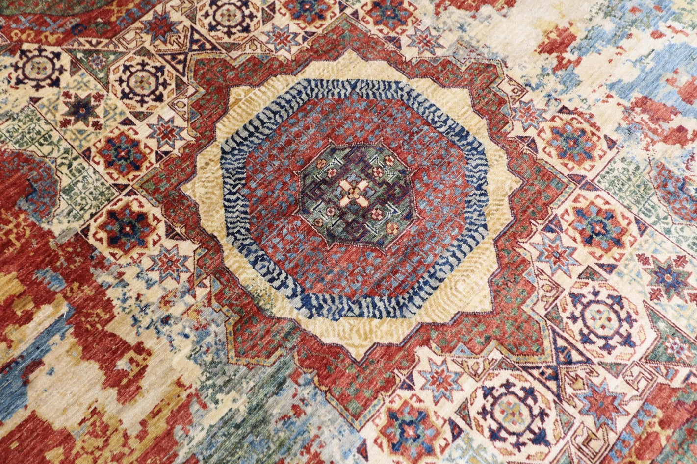 Mamluk Marvel - 277 x 351 cm